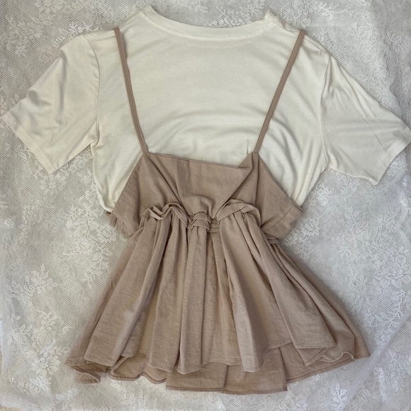 Ruffle Top Set - Picture 2 of 2